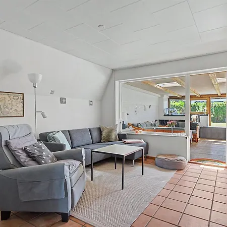 בית נופש Rosalie - 150m From The Sea By Interhome אוטרופ