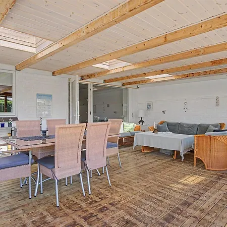Rosalie - 150m From The Sea By Interhome * אוטרופ