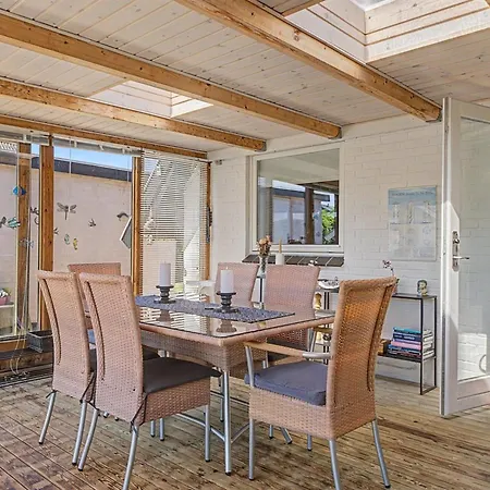 Rosalie - 150m From The Sea By Interhome *