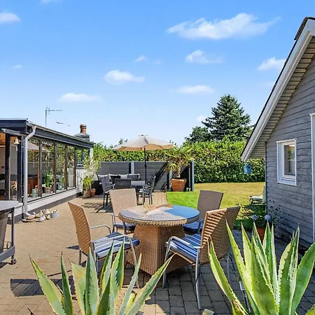 Rosalie - 150m From The Sea By Interhome בית נופש